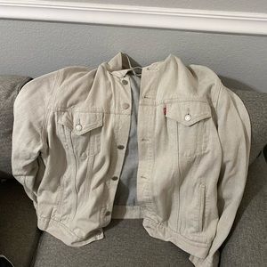 beige levi jacket. never worn, good condition